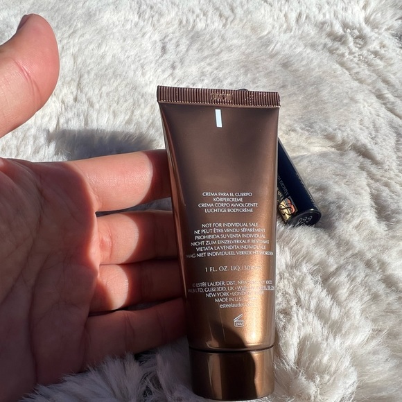 Brand new Estée Lauder sample bundle - Picture 4 of 5